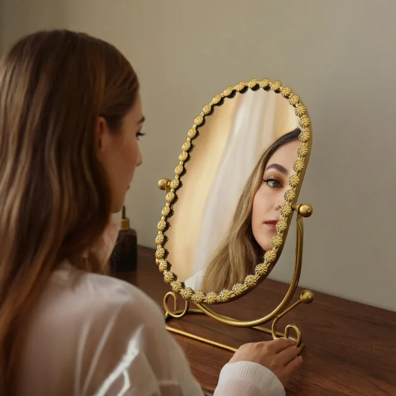 Beauty Makeup Hd - กระจกแต่งหน้า ตกแต่งบ้าน ห้องนอน หอพัก กระจกเสริมความงาม กระจกโลหะสีทองแบบสองด้าน