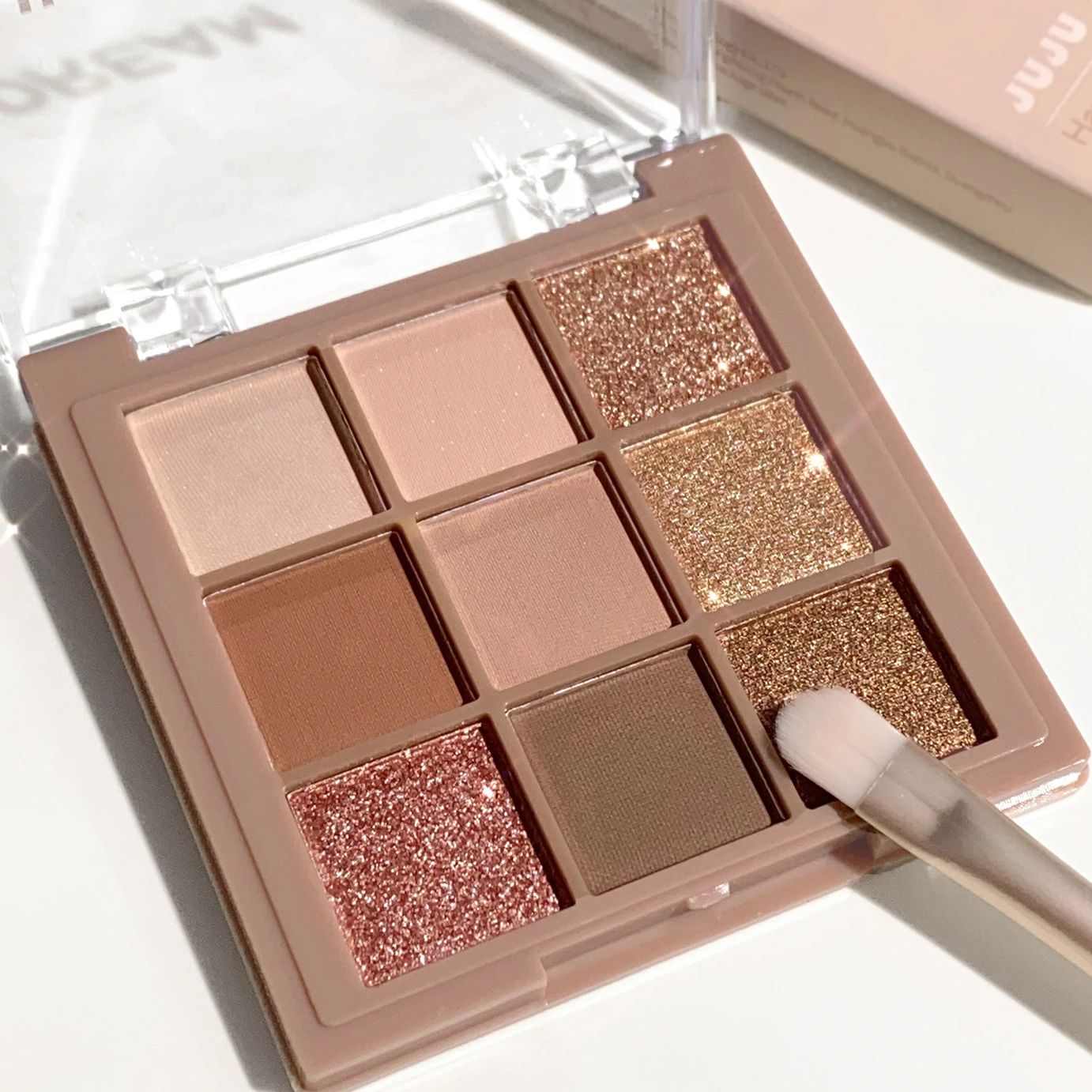 พาเลทอายแชโดว์สีหรูหรา 9-18 สี - Beauty Huda Makeup บทวิจารณ์และราคา