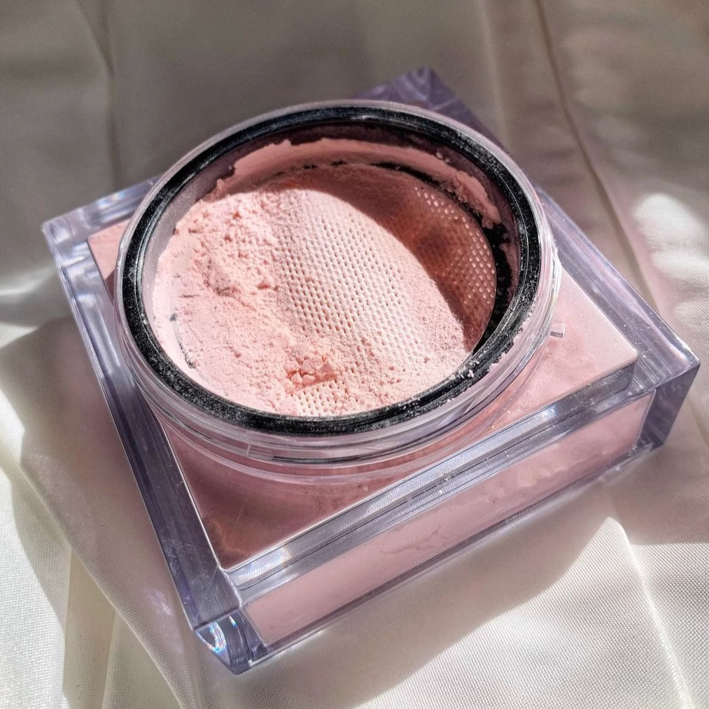 แป้งฝุ่น Huda Easy Bake ติดทนน - Beauty Huda Makeup บทวิจารณ์และราคา